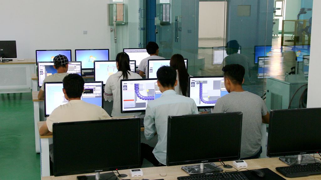 1542348257.jpg 机器人型号涵盖了工业机器人应用领域最