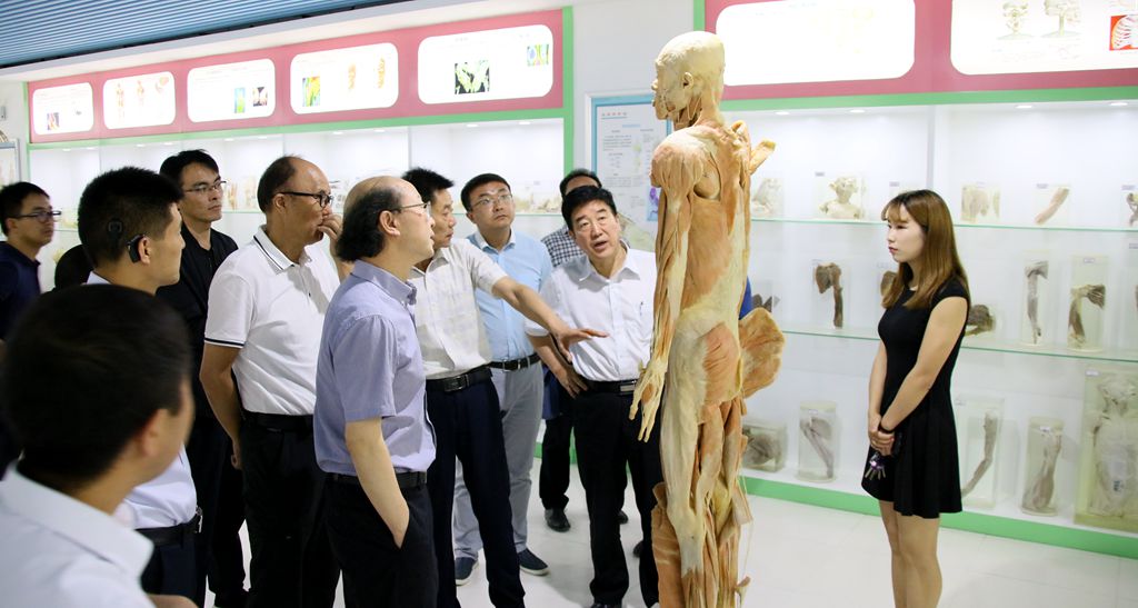 1542348371.jpg 自动焊接
